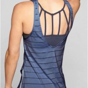 Athleta - Workout top - New |Tags - Burgundy Pink